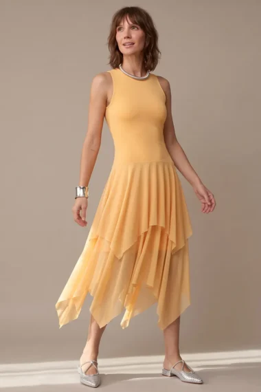 Vestido de tule decote redondo e corte assimétrico /536PES