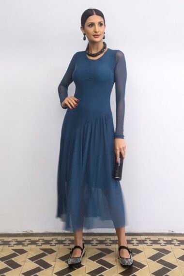 Alternative view of Vestido de tule acinturado cortes transversais /548OXF