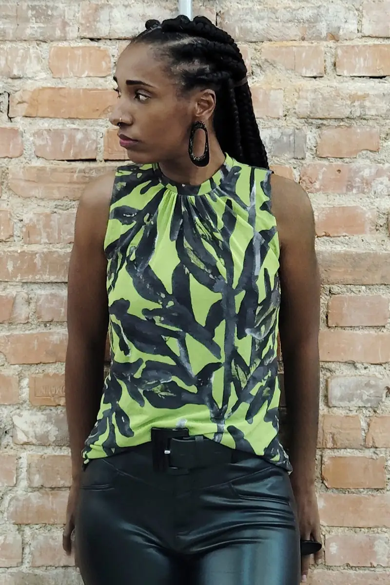 Blusa manga cavada e decote franzido /465BLU171