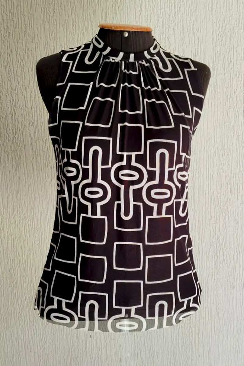 Blusa manga cavada e decote franzido /465BLU328 - Imagem 3