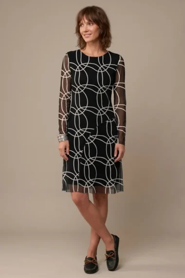 Vestido de tule curto com decote redondo /598VES415