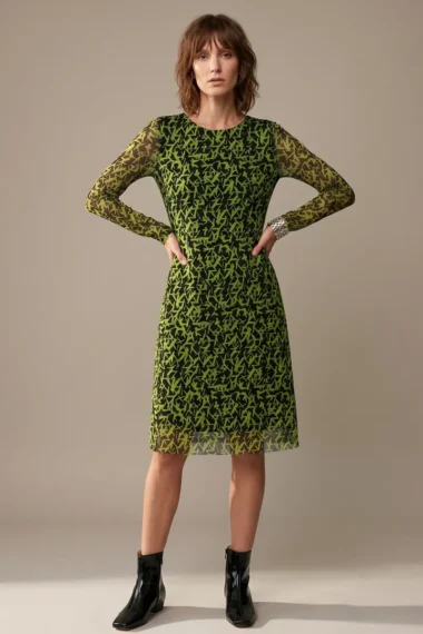Vestido de tule curto com decote redondo /598VES430