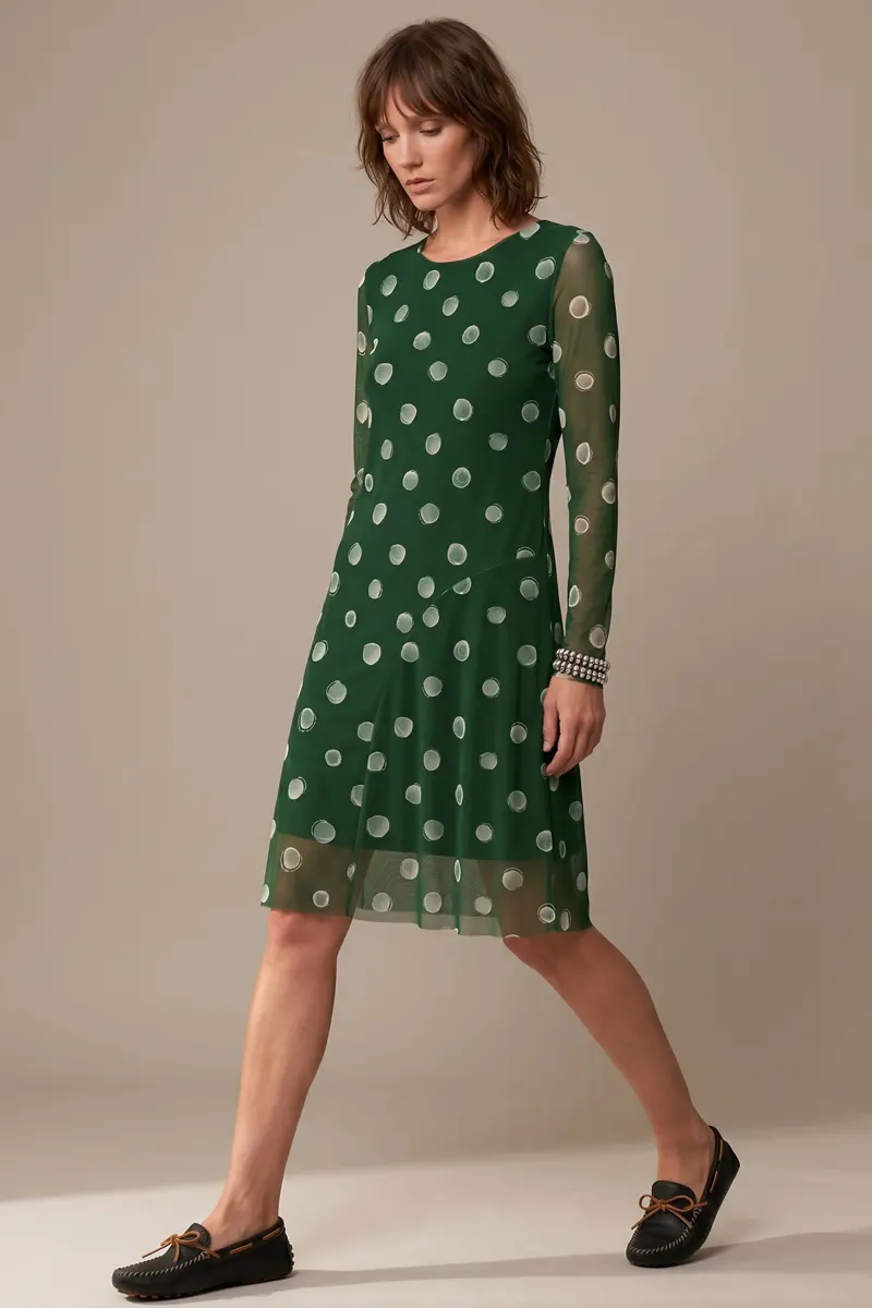 Vestido de tule curto com decote redondo /598VES406